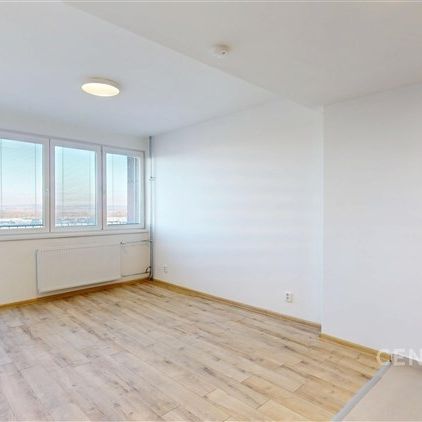 Pronájem bezbariérového bytu 2+kk hned u Avionu - Photo 1
