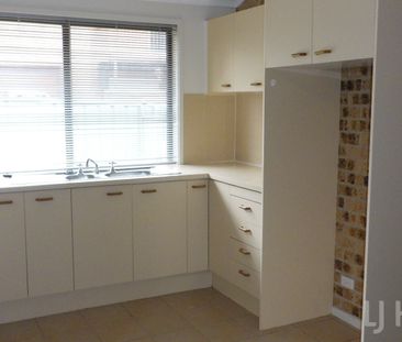 6/14 Hakea Street, Queanbeyan NSW 2620 - Townhouse For Rent | Domain - Photo 6