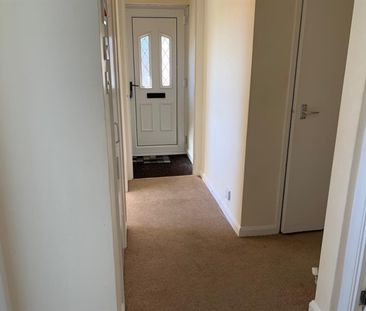 2 bedroom Flat To Let - Photo 4