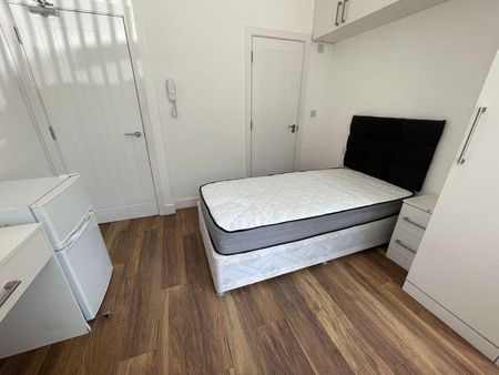 Mixed use to rent - Photo 2