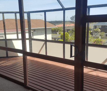 3 bedroom with sea views - Photo 4