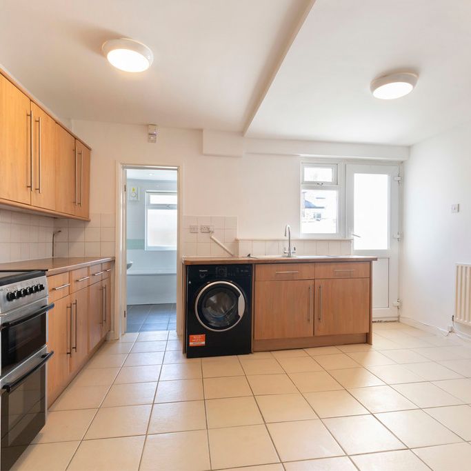 Albert Street, GL50 4HS - Photo 1