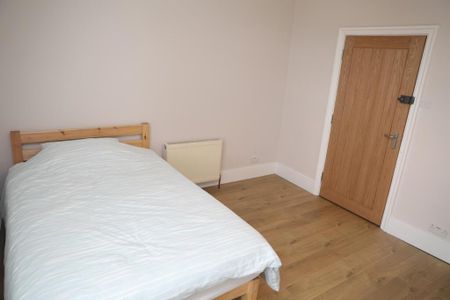 4 bedroom house to rent - Photo 3