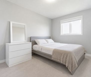 For Lease - 104 Laguna Village Crescent, Hamilton, Ontario - Photo 6