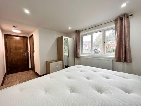 1 bedroom in a house share to rent - Photo 5