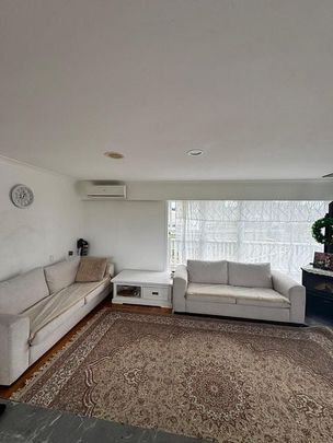 Large Family Home with Storage/Gym besi Green res - Photo 1