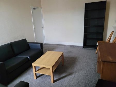 4 bedroom maisonette to rent - Photo 2