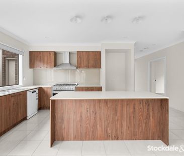 Modern Family Home in Donnybrook ! - Photo 2