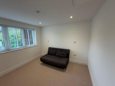 3 bedroom detached bungalow to rent - Photo 3