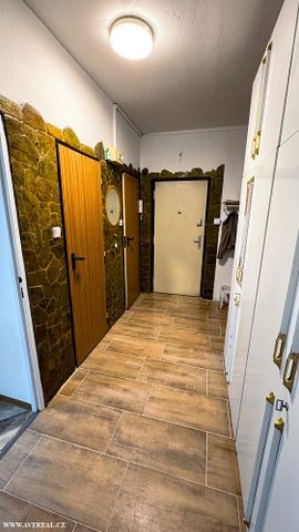 Pronájem bytu 2+1 56 m² - Fotografie 2