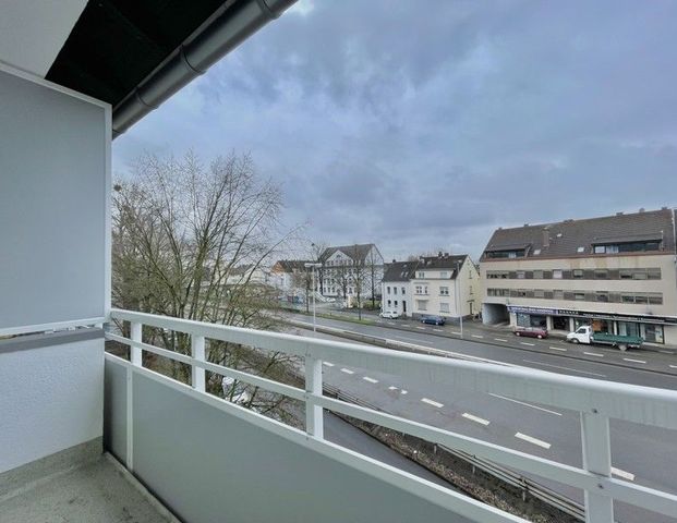 Gemütliche 2,5-Zi.-Wohnung mit Balkon! - Photo 1