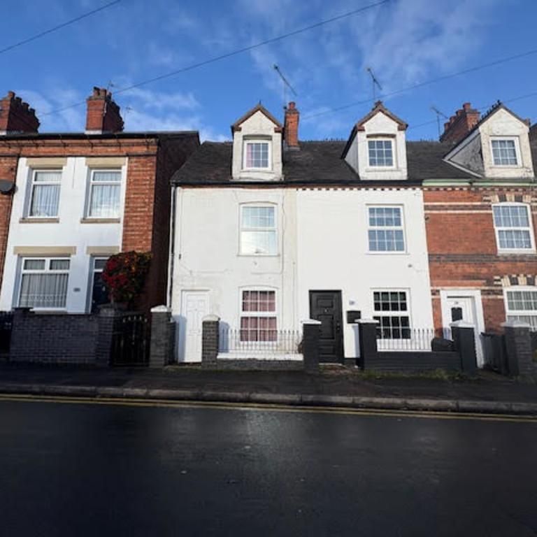 2 bedroom end of terrace house to rent - Photo 1