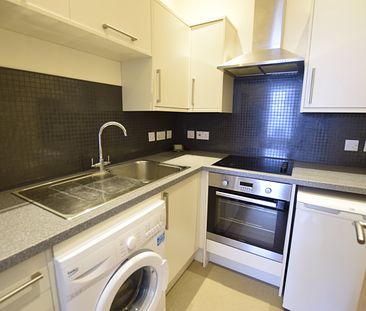 Studio flat to rent in St Peters Road, Bournemouth, BH1 - Photo 4