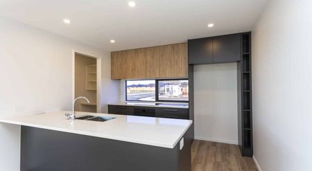 Ravenswood - Spacious Family Home! - Photo 4