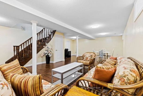 Detached Home For Lease | W9251835 - Photo 1