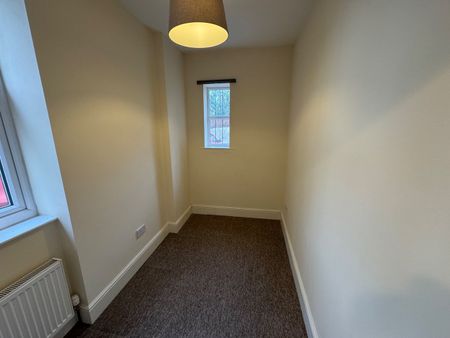 2 Bed Flat, Montpelier, BS2 - Photo 3