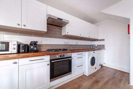 4 bedroom apartment to rent - Photo 4