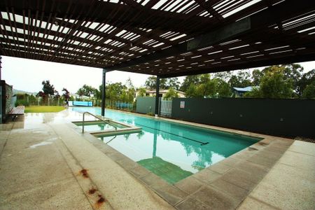 Large Family Home in Coomera Waters - Photo 5