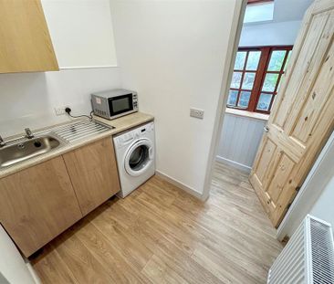 2 bedroom semi-detached house to rent - Photo 2