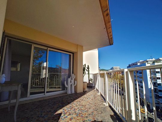 Location Appartement 3 pièces 67 m2 à Cannes - Photo 1