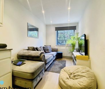 Hubert Road - Photo 3
