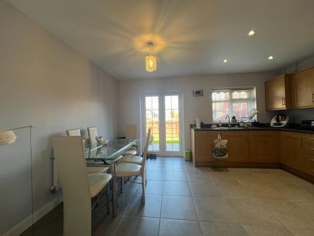 3 Bed House - Semi-Detached - Photo 4