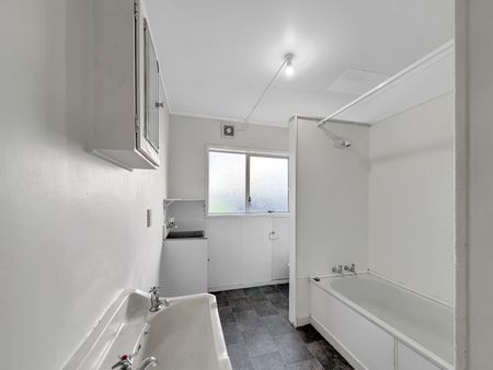 Affordable 2 bedroom unit in Onehunga - Photo 5