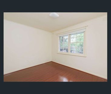 Spacious 2 Bedroom Unit - Photo 1