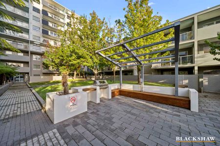 SPACIOUS GROUND FLOOR APARTMENT AT VALONIA - Photo 3