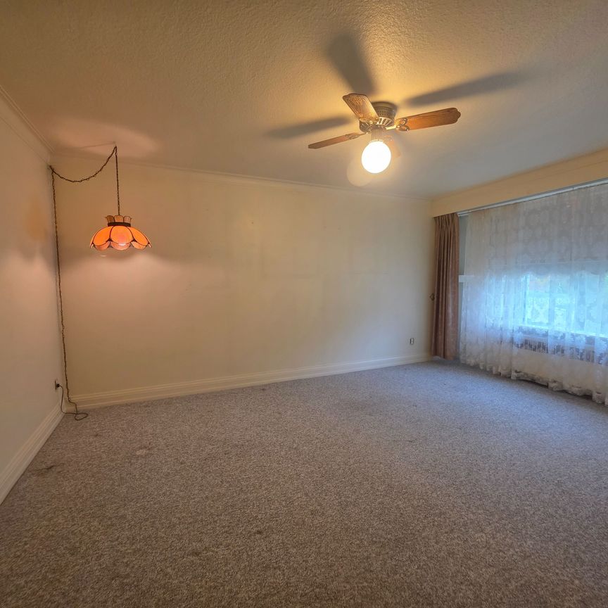 For Lease - 32 Meadowview Avenue, Markham, Ontario - Photo 1