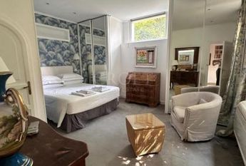 Villa-Parioli: Beautiful independent house with large private garden and terraces. Spacious living, formal dining, study-music room, sun room, 5 bedrooms, 4 bathrooms, parking. rif 163