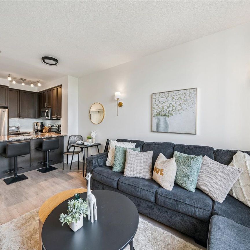 For Lease - 9245 Jane Street Unit# 902, Vaughan, Ontario - Photo 1