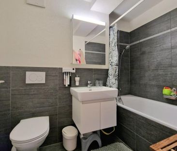 "Wunderschöne Wohnung mit Balkon Nähe Bahnhof Wiedikon" - Photo 3