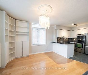 2 Bedroom, 2 Bathroom - King West Townhouse - Photo 1