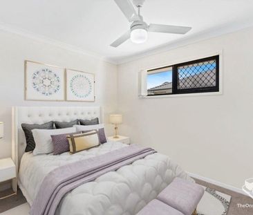 Stylish & Spacious Townhouse inthe Highly Sought-After âStillbroo... - Photo 2