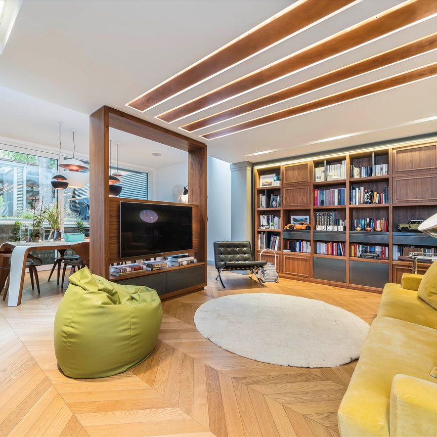 Vicarage Gate, Kensington, W8, London - Photo 1