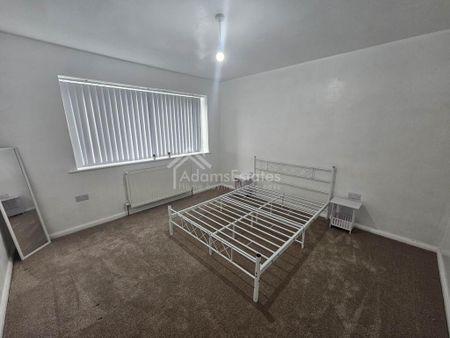 3 bedroom detached bungalow to rent - Photo 4