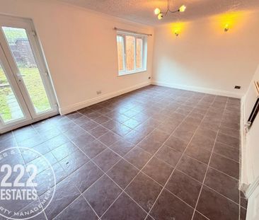 Redshank Lane - Warrington - WA3 - Photo 2