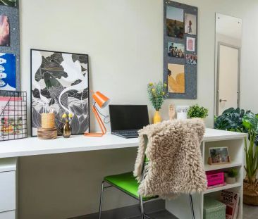 Double Partly Accessible Ensuite - Photo 5