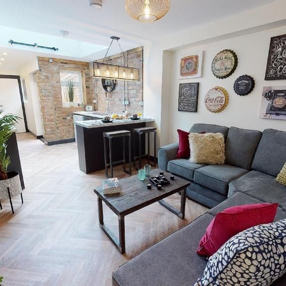 5 bedroom house to rent - Photo 1