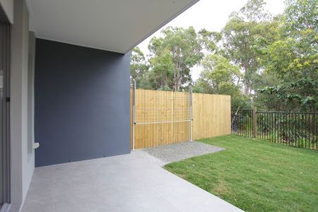 Meticulously Presented Executive Terrace Home - Photo 2