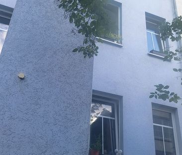 CORDULA IMMOBILIEN Studentin gesucht.........Singleträumchen mit Ga... - Foto 1