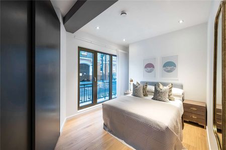 Beautiful modern 1 bedroom apartment in a stylish boutique development (with concierge) in the heart of Westminster, just 0.2 miles (approx.) to St. James Park station. - Photo 2