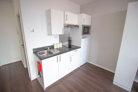 Studio to rent - Photo 2