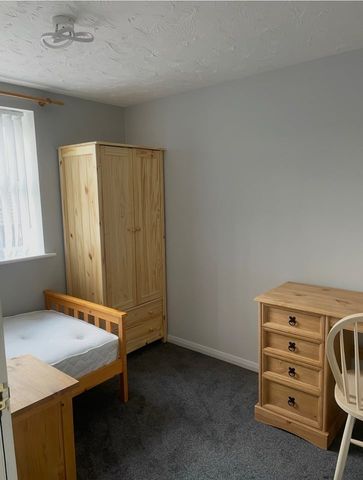 2 Bed Flat, Drapers Fields, CV1 - Photo 4