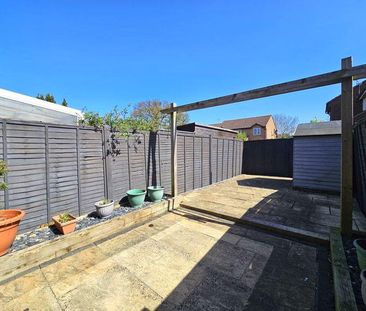 2 bedroom semi-detached house to rent - Photo 6