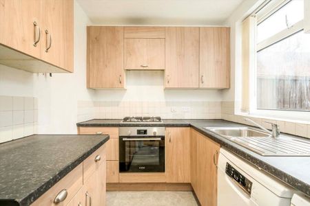 2 bedroom terraced house to rent - Photo 3