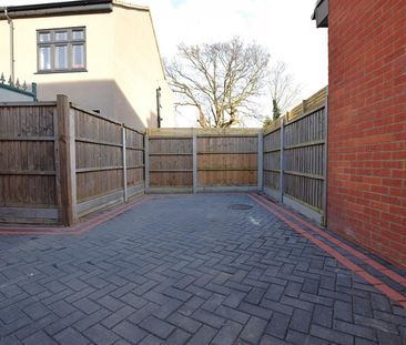 3 bedroom House To Let - Photo 4