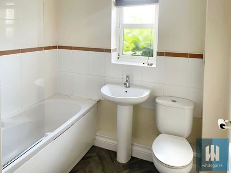 Sylvan Ridge, Ferndale, Huddersfield, HD2 - Photo 3