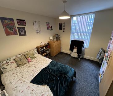 4 bedroom apartment to rent - Photo 3